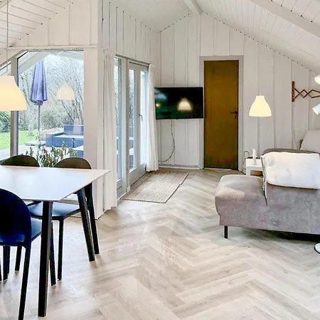 Feriehus Dejligt Hus Med 4 Soveværelser I